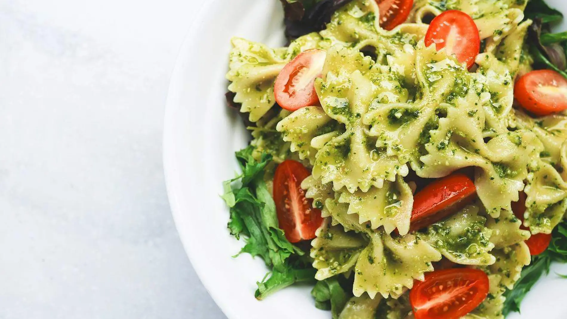 Pasta al pesto con vegetales